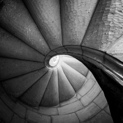 Scala a chiocciola simbolo di cambiamento